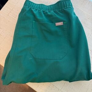 Large men’s hunter green figs joggers